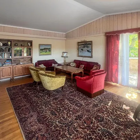 3 Bedroom Amazing In Σπίτι διακοπών
