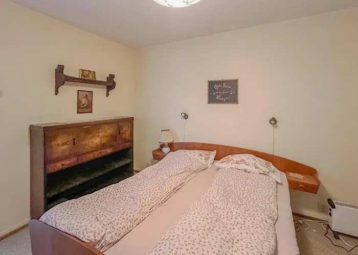 3 Bedroom Amazing In Holiday home
