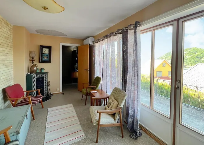 3 Bedroom Amazing In Holiday home